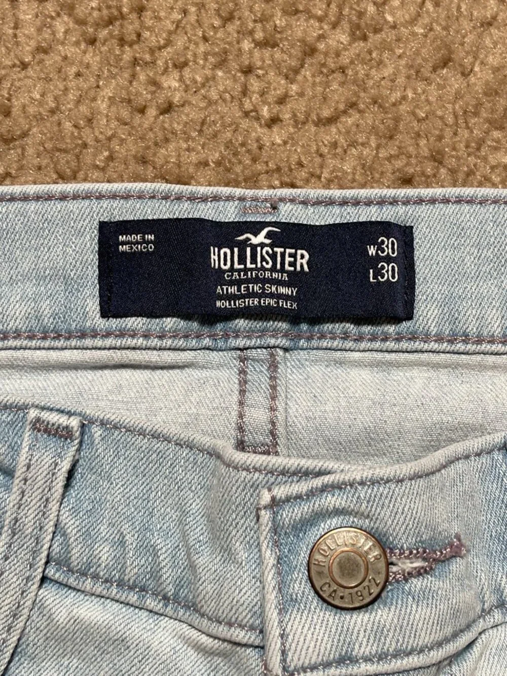 Hollister 30x30 Epic Flex Athletic Skinny Ripped Light Blue Denim Jeans - Picture 3 of 4